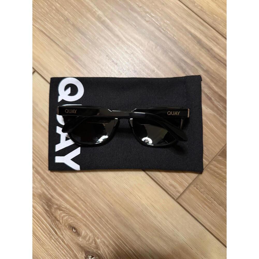 NWT! QUAY 54mm Square Sunglasses Black/ Smoke One Size - Picture 8 of 8